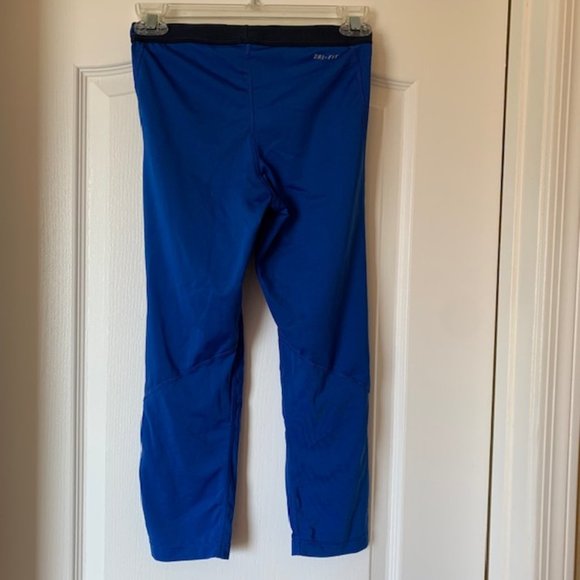 Nike Pants - 🍁Women's Nike Pro Dri-Fit Capri Leggings